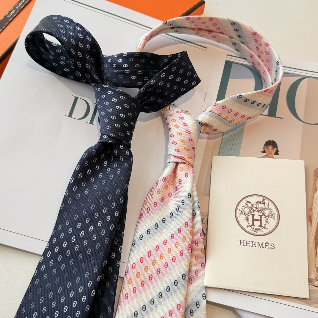 特价特 爱马仕男士新款领带系列👔👔，稀有H家每年都有一千条不同印花的领带面世，从最初的多以几何图案表现骑
