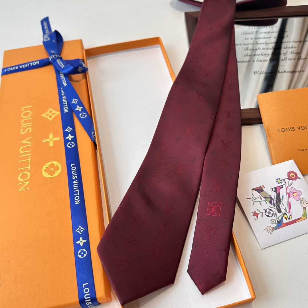 特价👏👏专柜同歩👔👔精致的小Logo提花，低调奢华大气的配色，这款领带将Lv标志性的Damier图案以同