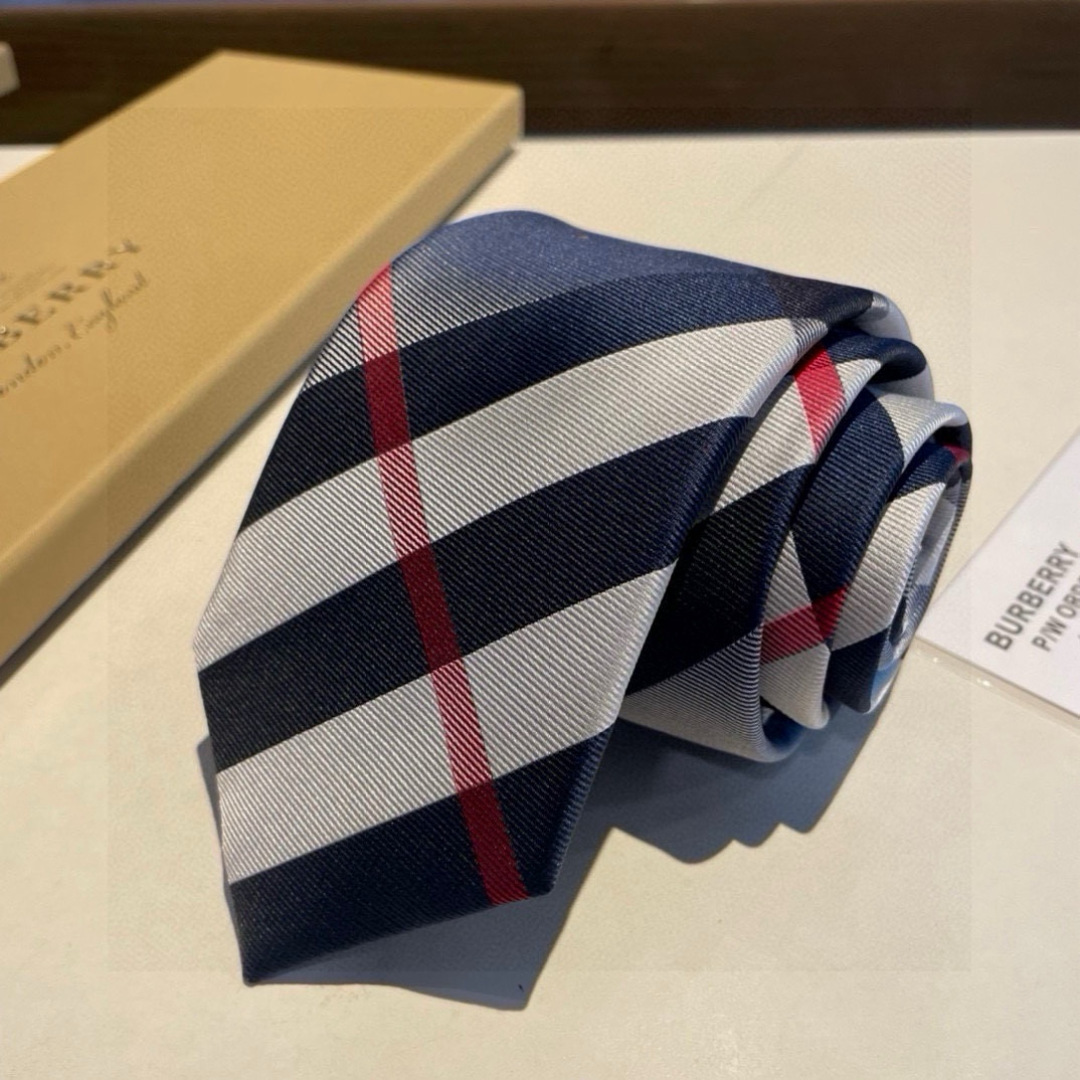 特价 B家专柜同步领带出货啦‼️‼️ 巴宝莉男士【博柏利领带】👔👔，稀有😻😻展现精湛手工与时尚优雅的理想