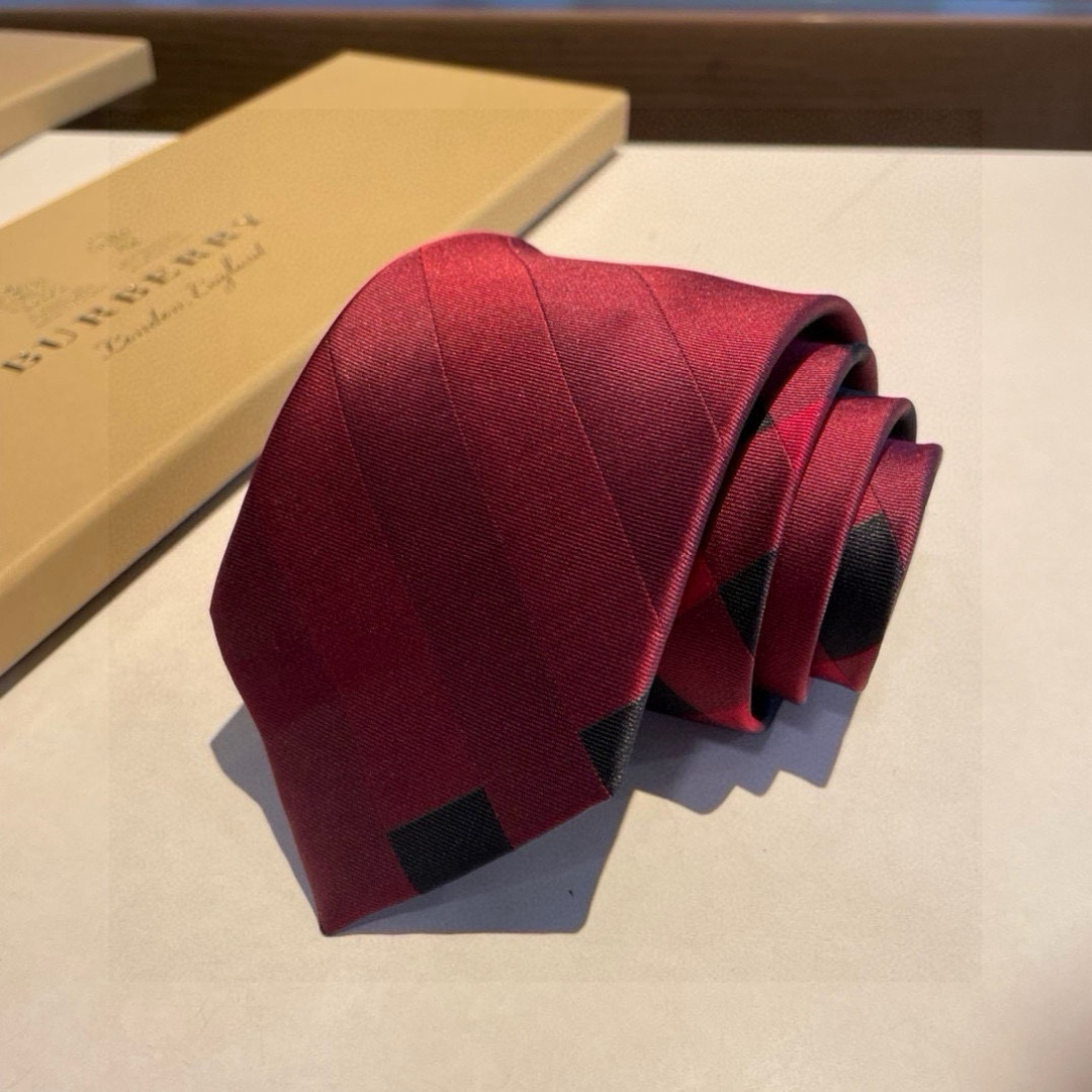 特价 B家专柜同步领带出货啦‼️‼️ 巴宝莉男士【博柏利领带】👔👔，稀有😻😻展现精湛手工与时尚优雅的理想
