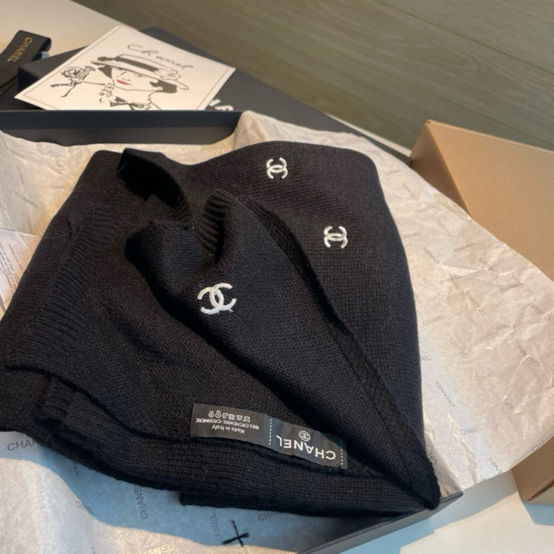 刺绣版 CHANEL羊绒长巾👏💙顶级原单正品旷世绝美【小香披肩】羊绒围巾，顶级高端货👼【绝对值得珍藏👍】