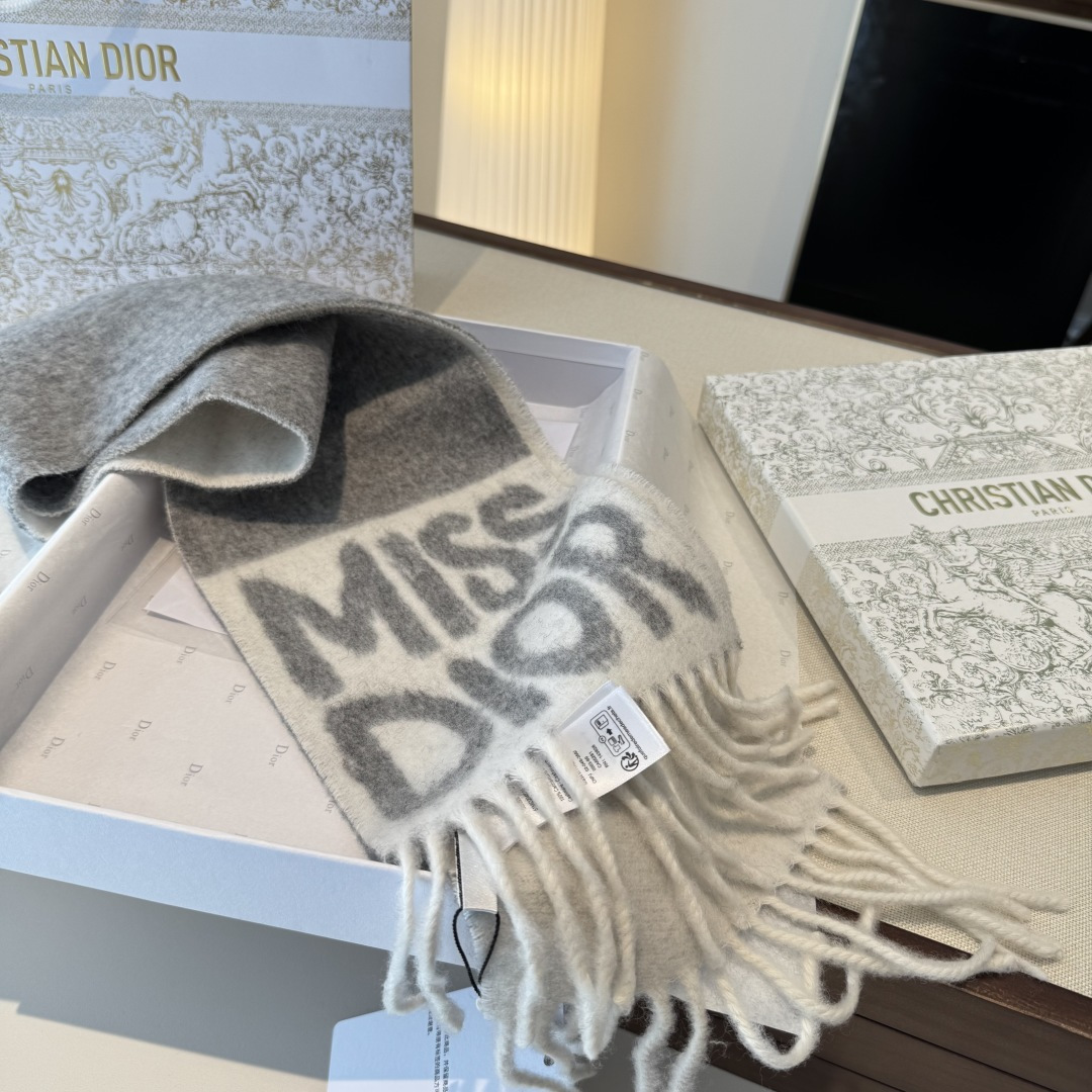𝐃𝐈𝐎𝐑 •25🆕『Miss Dior 』最新！Miss Dior Graffiti系列新品，醒目Log