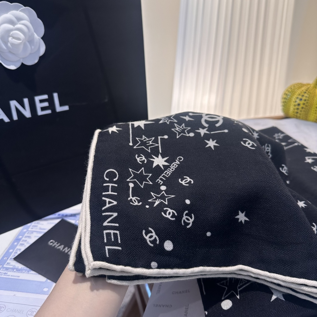 ✨✨【▪️ 优雅型格！这份魅力绝对是艺术大师级才能创作的一线水准❗️】太佩服Chanel这位设计师了，出