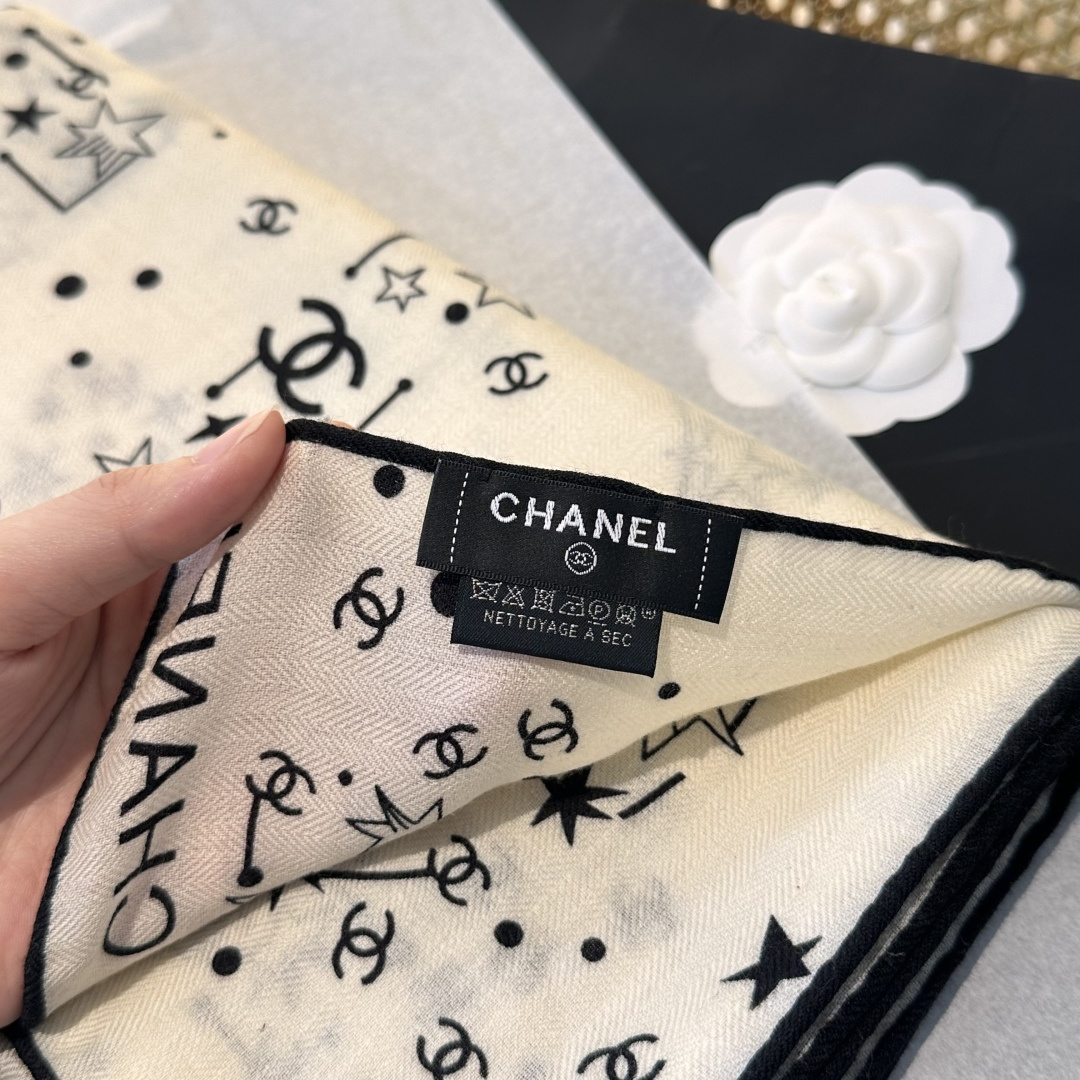 ✨✨【▪️ 优雅型格！这份魅力绝对是艺术大师级才能创作的一线水准❗️】太佩服Chanel这位设计师了，出