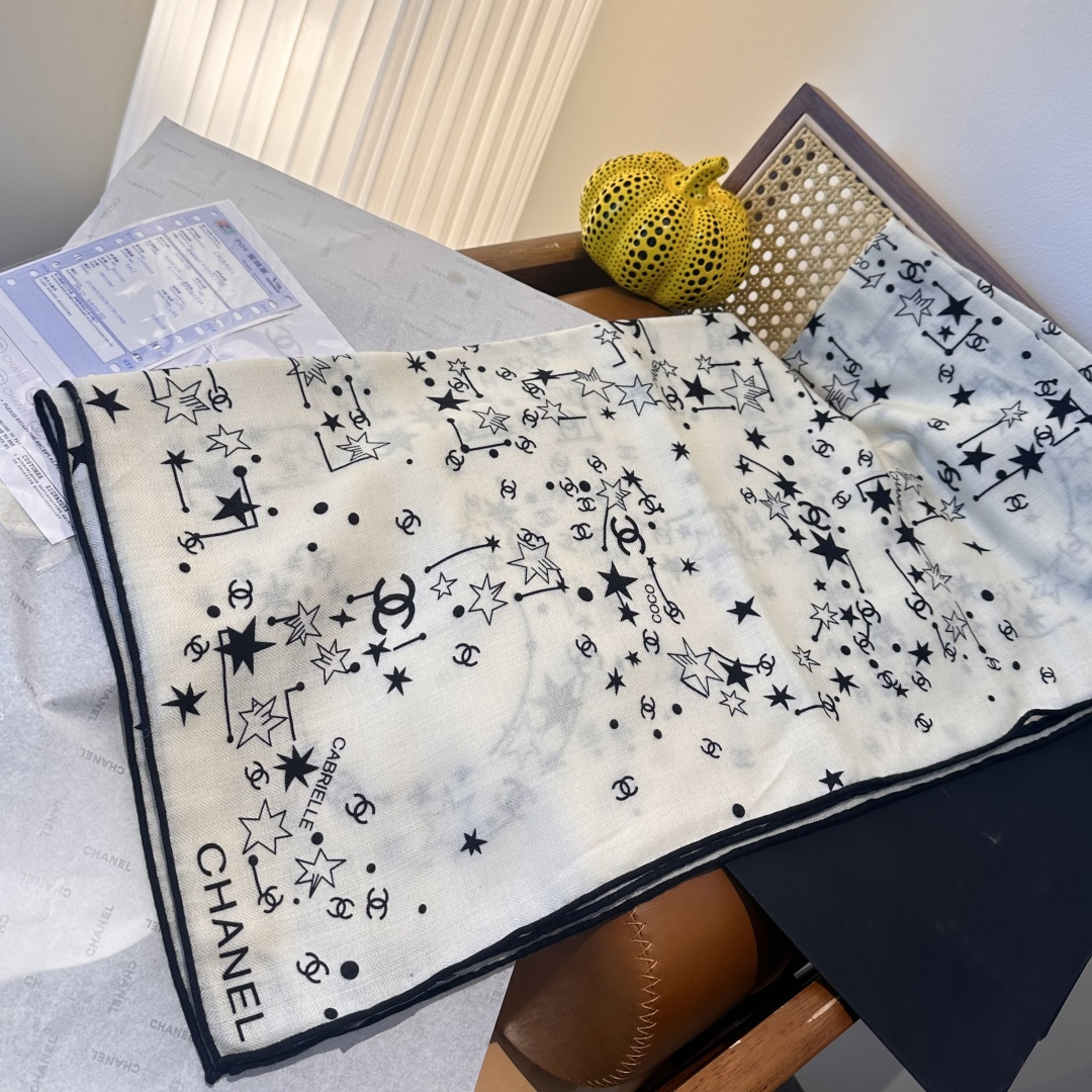 ✨✨【▪️ 优雅型格！这份魅力绝对是艺术大师级才能创作的一线水准❗️】太佩服Chanel这位设计师了，出