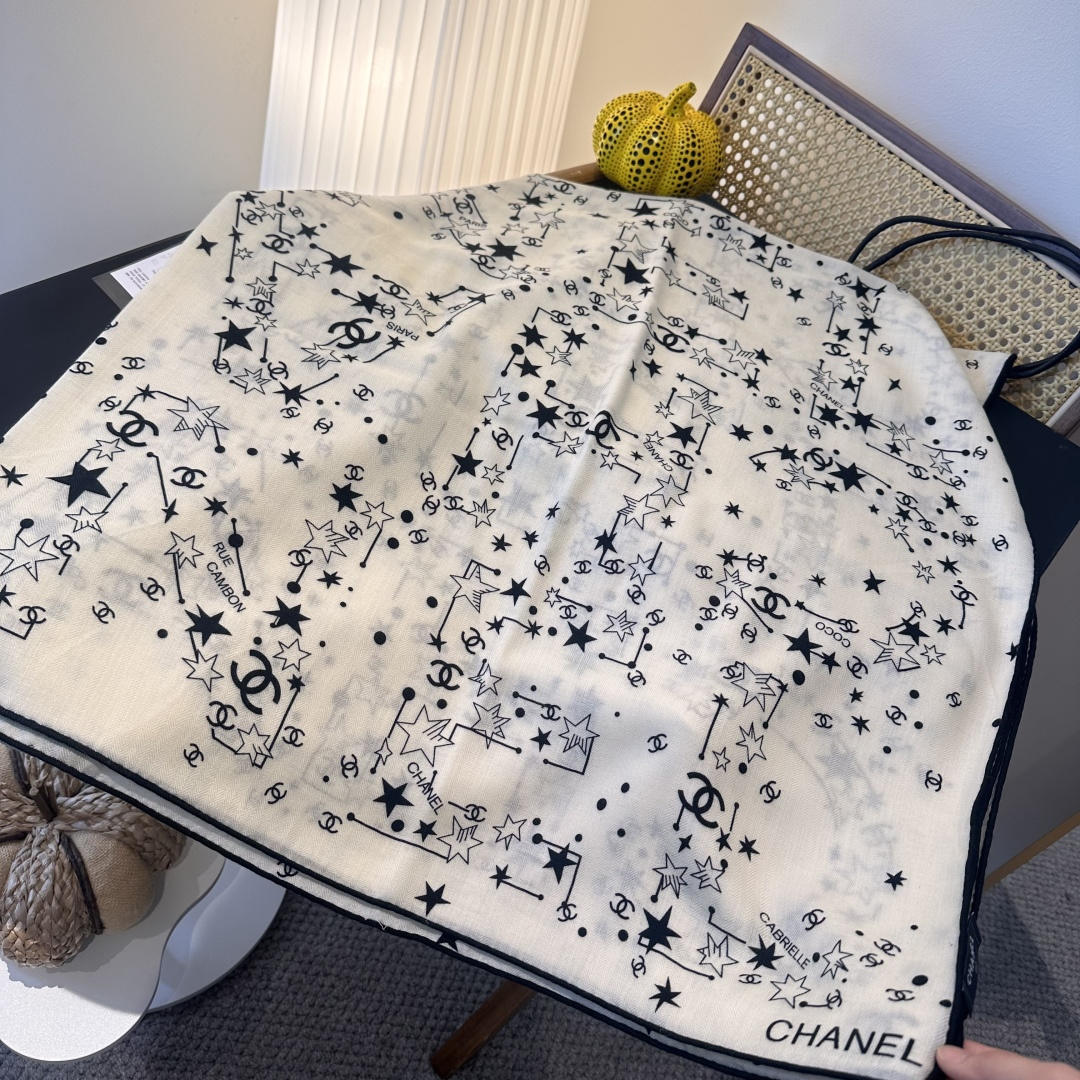 ✨✨【▪️ 优雅型格！这份魅力绝对是艺术大师级才能创作的一线水准❗️】太佩服Chanel这位设计师了，出