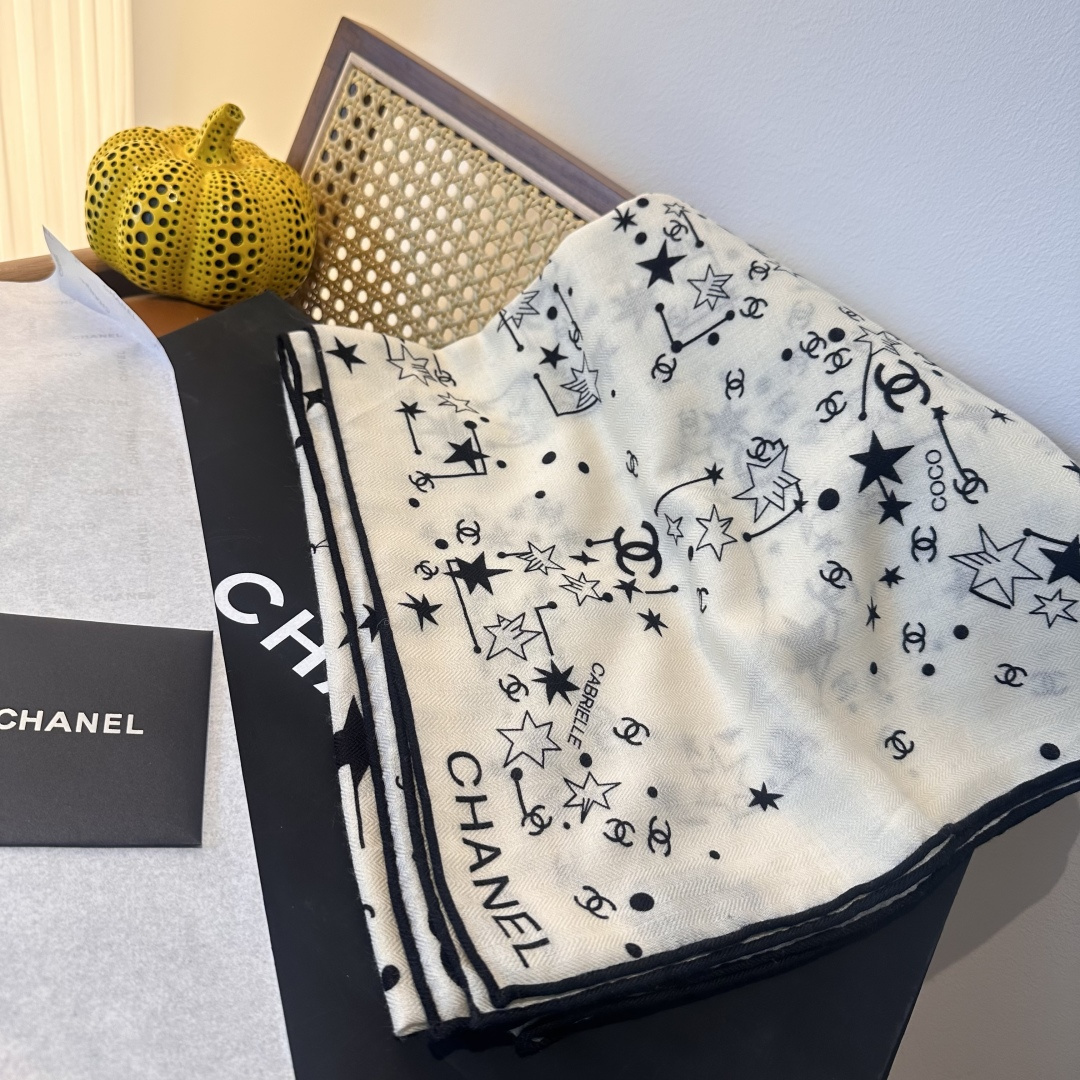 ✨✨【▪️ 优雅型格！这份魅力绝对是艺术大师级才能创作的一线水准❗️】太佩服Chanel这位设计师了，出