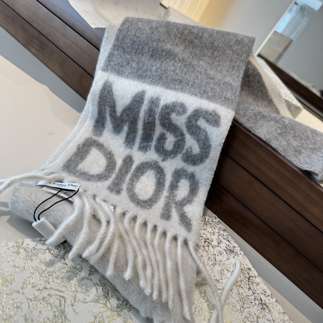 𝐃𝐈𝐎𝐑 •25🆕『Miss Dior 』最新！Miss Dior Graffiti系列新品，醒目Log