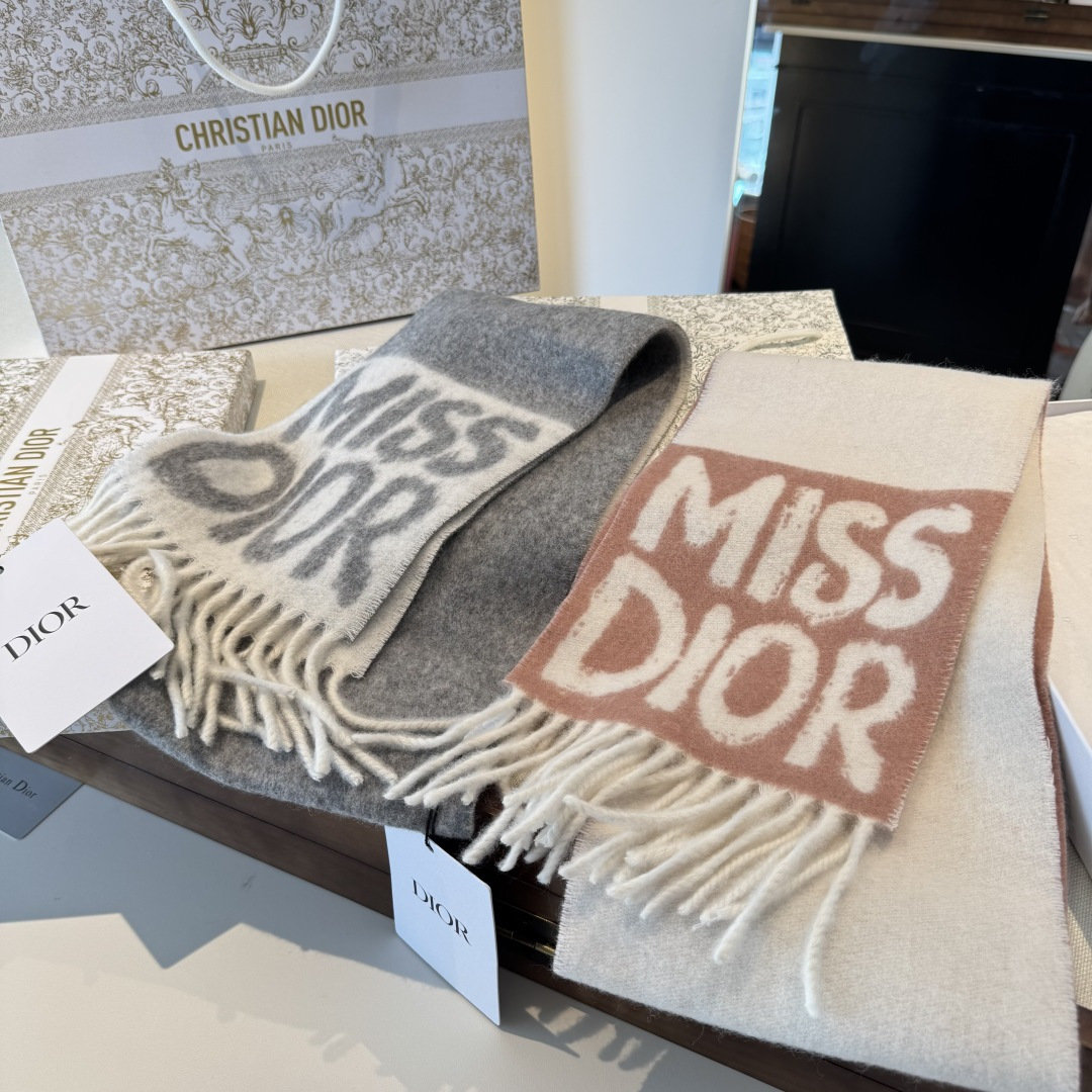 𝐃𝐈𝐎𝐑 •25🆕『Miss Dior 』最新！Miss Dior Graffiti系列新品，醒目Log