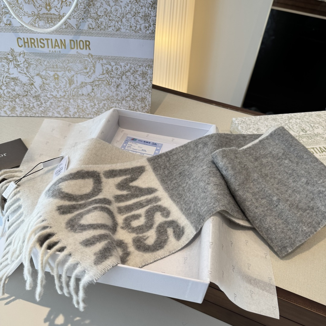 𝐃𝐈𝐎𝐑 •25🆕『Miss Dior 』最新！Miss Dior Graffiti系列新品，醒目Log