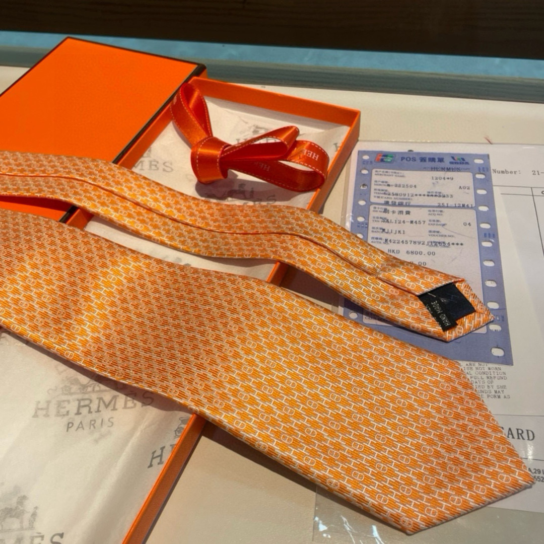 特价 爱马仕H字母男士新款领带系列👔👔，让男士可以充分展示自己个性。100%顶级斜纹真丝手工定制‼