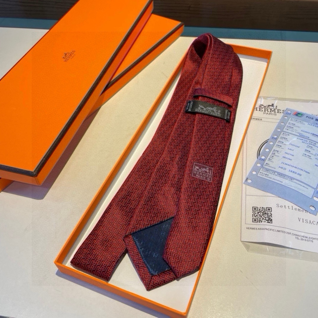 特价爱马仕H字母男士新款领带系列👔👔，让男士可以充分展示自己个性。100%顶级斜纹真丝手工定制‼