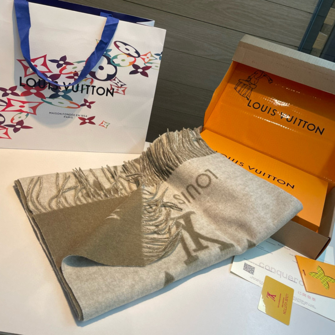 L霍思燕最新糖果色 最新更新原版带芯片 吊炸了天的硬货‼ 跟足原版工艺 ，超级清晰字体 历久弥新 厚实温