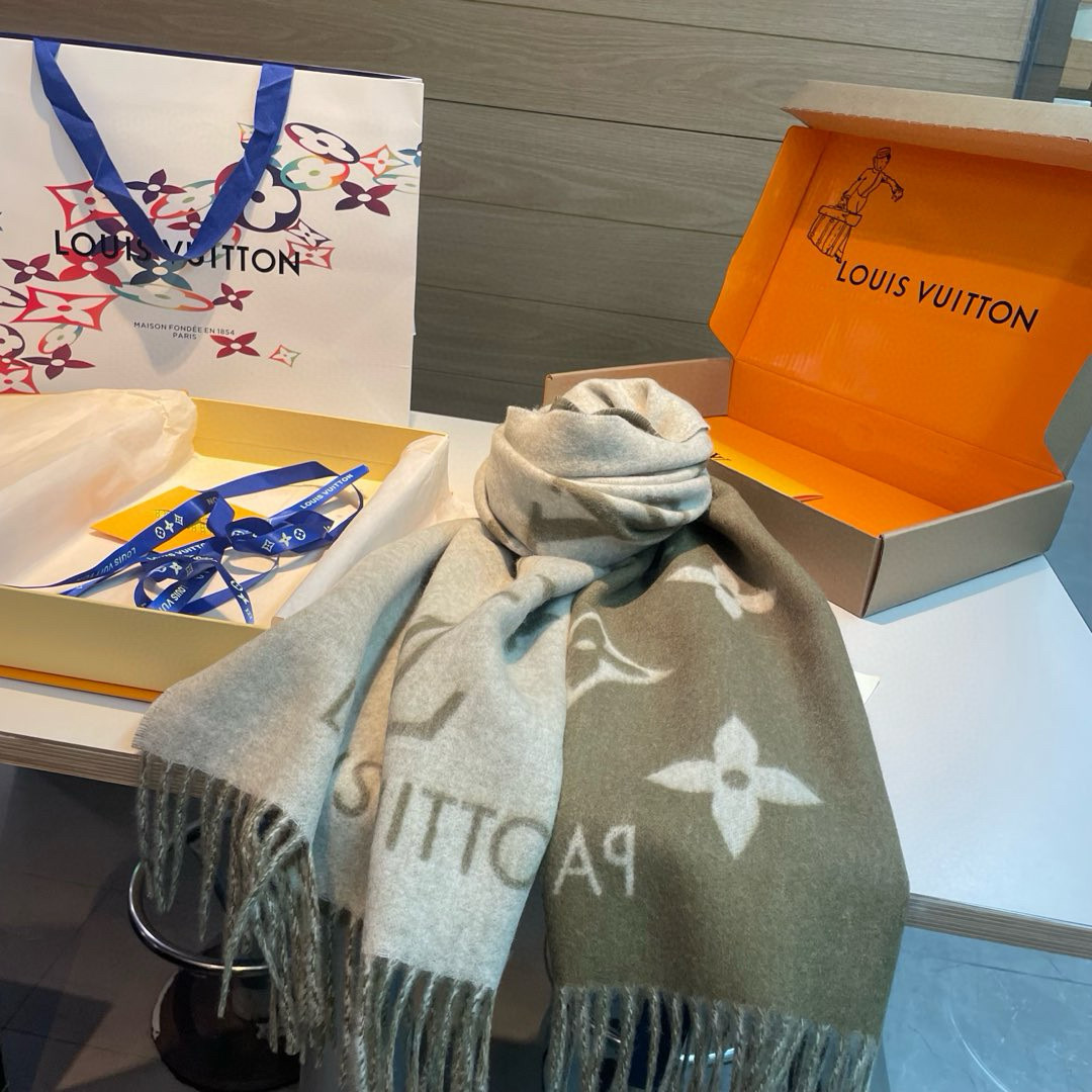 L霍思燕最新糖果色 最新更新原版带芯片 吊炸了天的硬货‼ 跟足原版工艺 ，超级清晰字体 历久弥新 厚实温