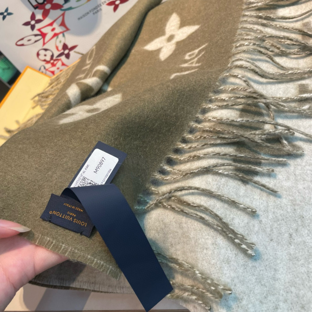 L霍思燕最新糖果色 最新更新原版带芯片 吊炸了天的硬货‼ 跟足原版工艺 ，超级清晰字体 历久弥新 厚实温