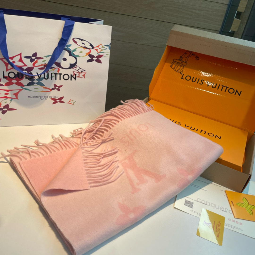 L霍思燕最新糖果色 最新更新原版带芯片 吊炸了天的硬货‼ 跟足原版工艺 ，超级清晰字体 历久弥新 厚实温