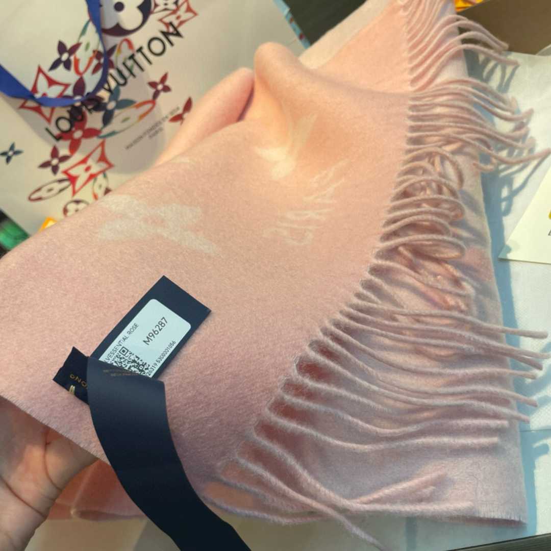 L霍思燕最新糖果色 最新更新原版带芯片 吊炸了天的硬货‼ 跟足原版工艺 ，超级清晰字体 历久弥新 厚实温