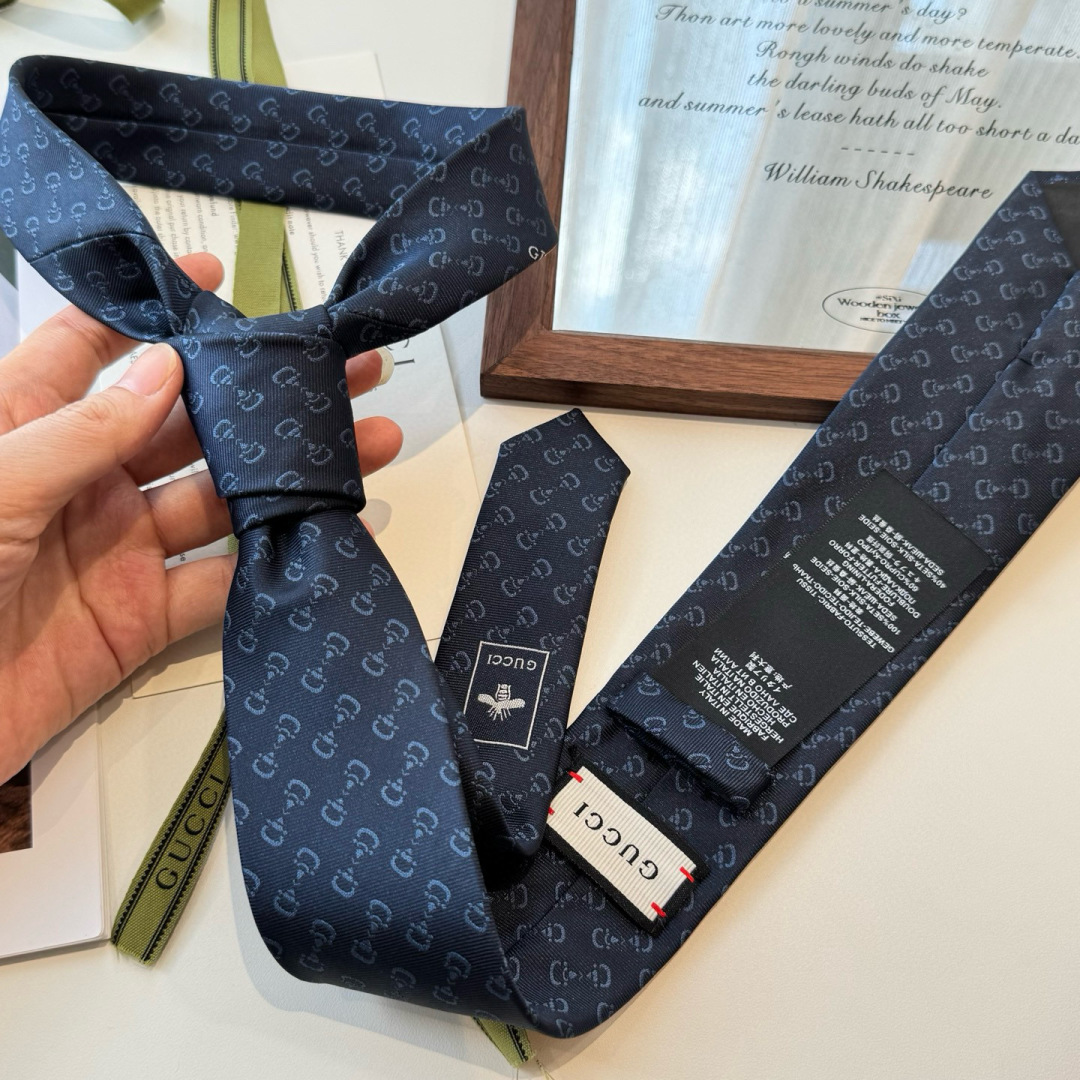 特价 特 G家专柜新款【GG标识领带】男士领带👔👔，稀有采用经典小G LOGO提花展现精湛手工与时尚优雅