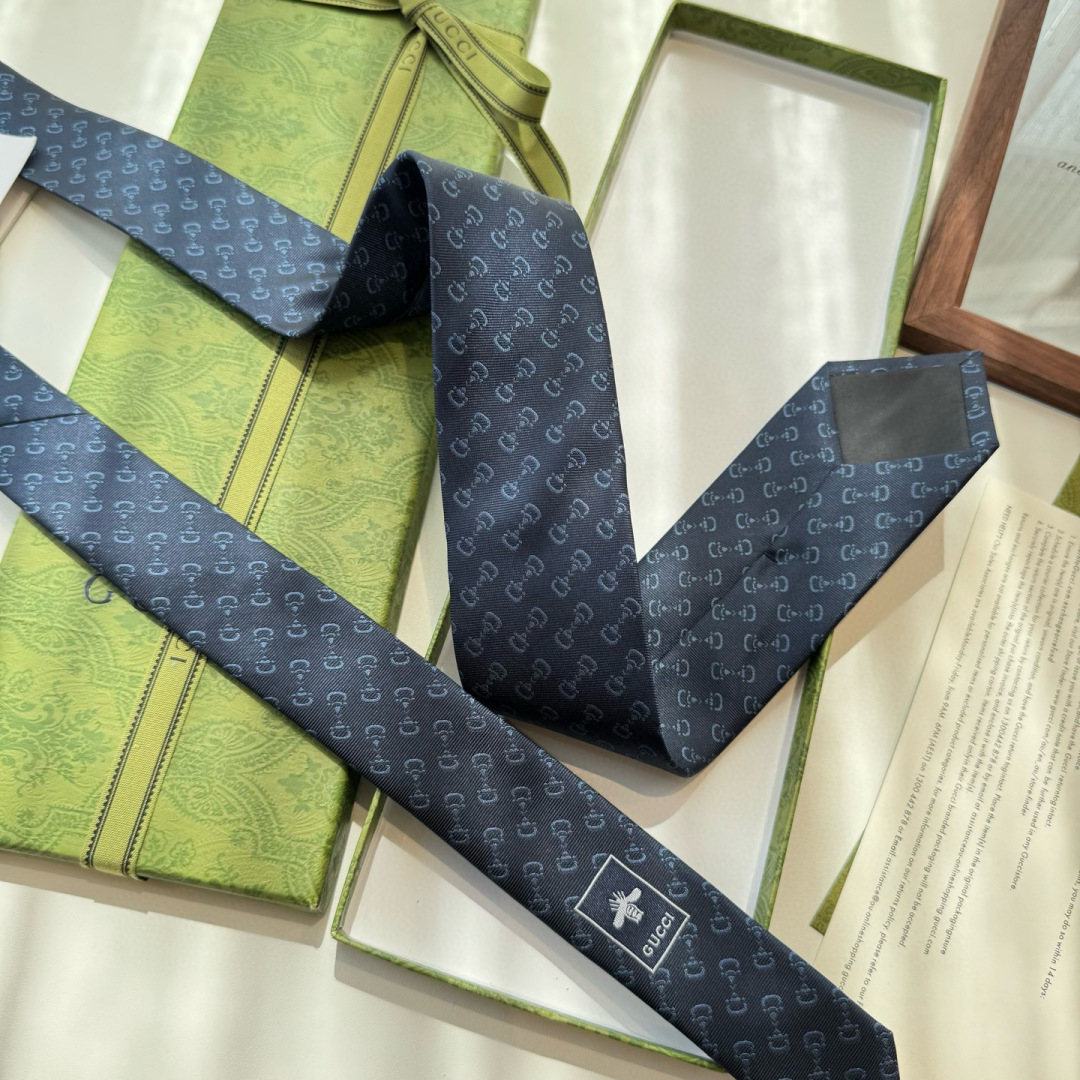 特价 特 G家专柜新款【GG标识领带】男士领带👔👔，稀有采用经典小G LOGO提花展现精湛手工与时尚优雅