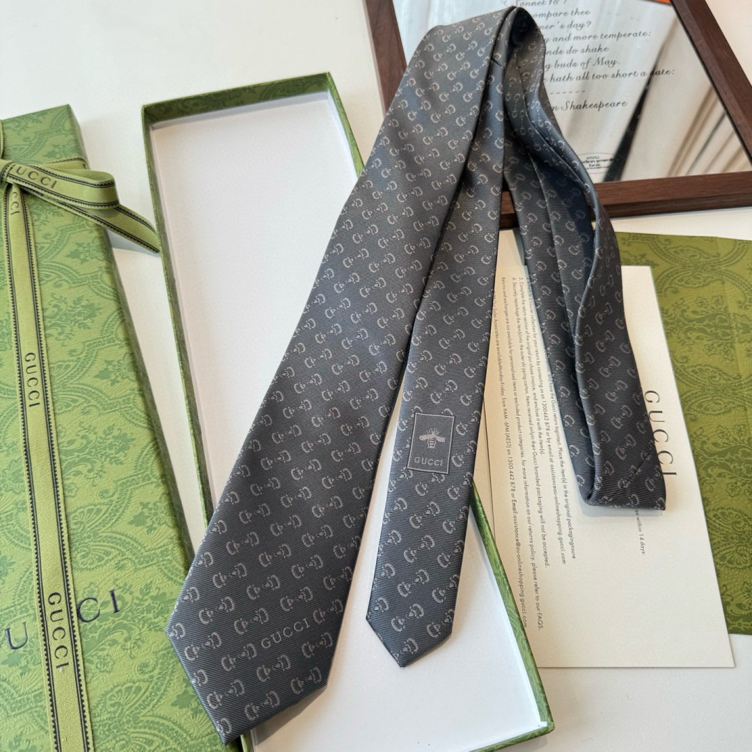 特价 特 G家专柜新款【GG标识领带】男士领带👔👔，稀有采用经典小G LOGO提花展现精湛手工与时尚优雅