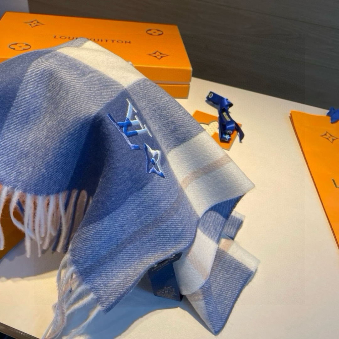 【▪️家属福利来了！！Lv 高端重磅男士围巾！】怒赞推荐，激动~！！下手绝对要快，同步专柜，最高端的男士