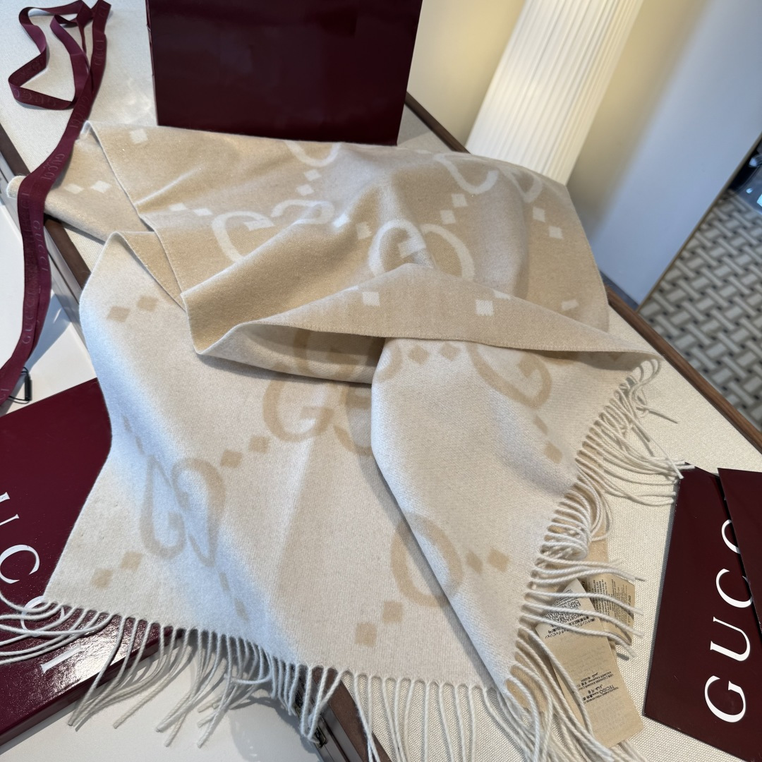 金丝版本，不带金丝版本 Gucci重磅专柜最最新款，专柜售价7240的好货！就是喜欢Gucci这种调调！