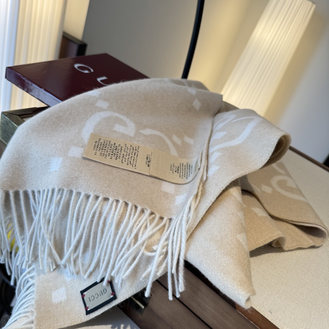 金丝版本，不带金丝版本 Gucci重磅专柜最最新款，专柜售价7240的好货！就是喜欢Gucci这种调调！