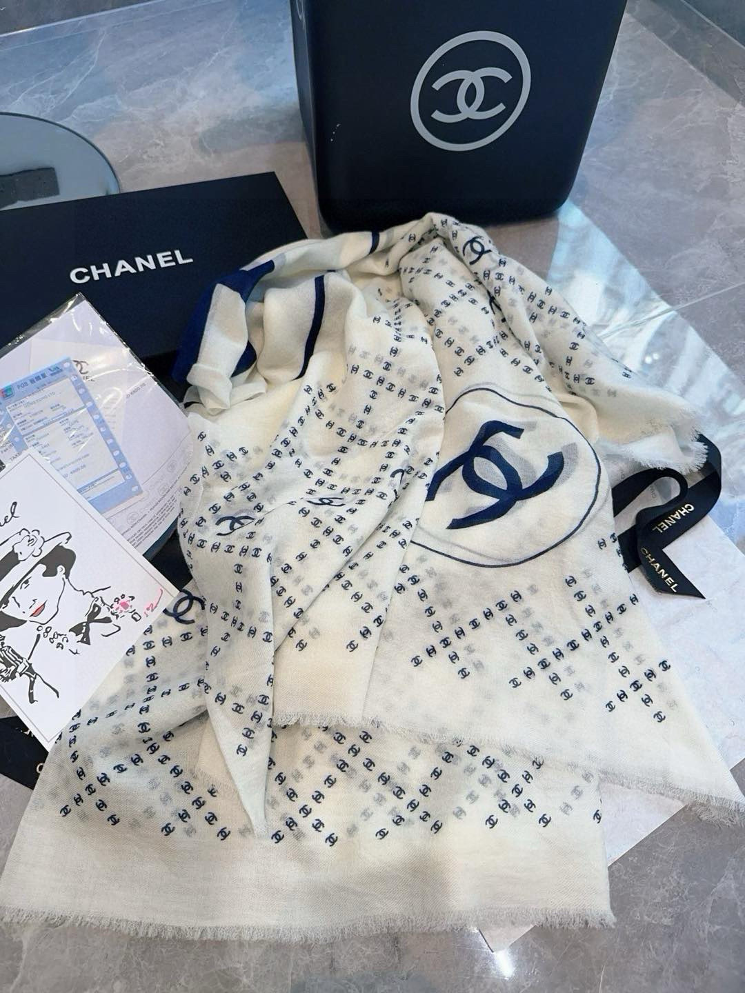 CHANE 系列专柜最新同步！本系列经过专柜品质染色，首道工序清洗后直接加工，保持了原生态的柔顺亮泽，薄