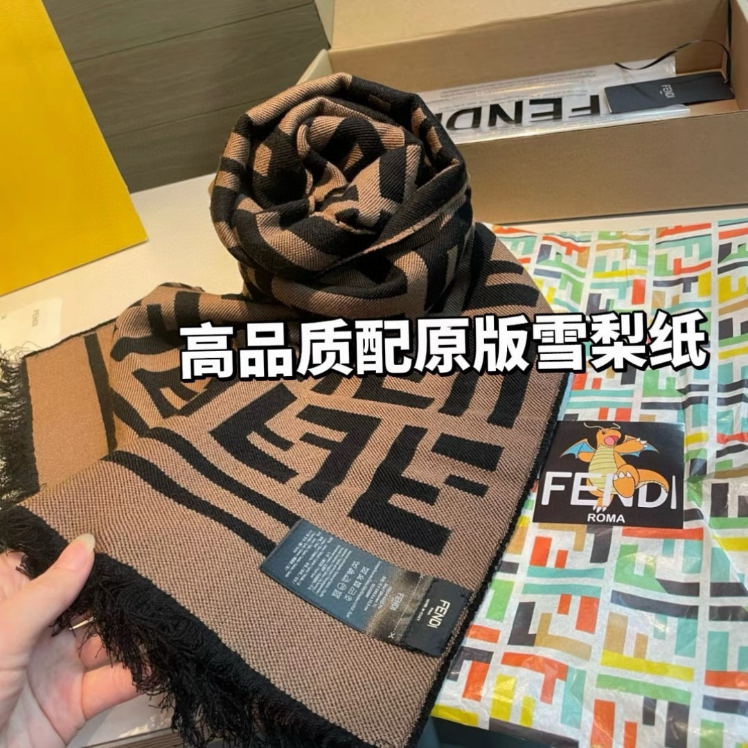 给大家一个不同于所有市场货的文案👍🏻围巾经纱织造密度320，纬纱织造密度42‼️上机工艺克重290克，下
