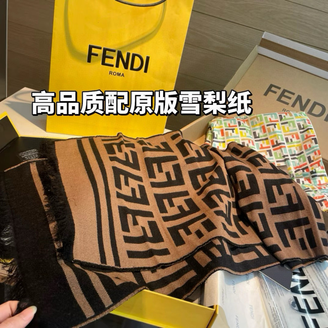 给大家一个不同于所有市场货的文案👍🏻围巾经纱织造密度320，纬纱织造密度42‼️上机工艺克重290克，下