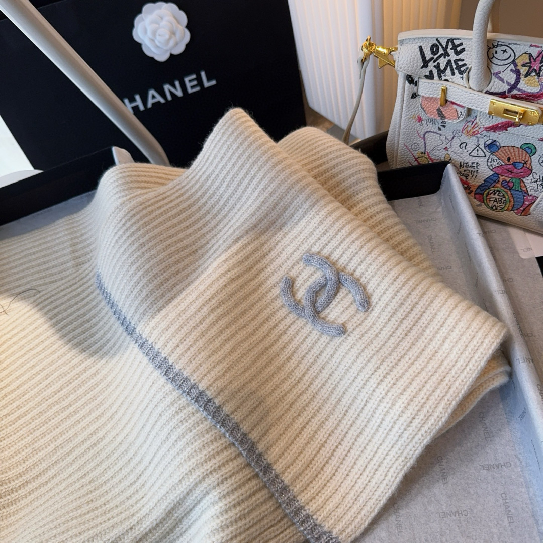 👑👑Chanel25秋冬新款刺绣针织围巾羊绒针织长巾‼️美翻了[流泪]御用殿堂级极品‼️新款在售 进口纯
