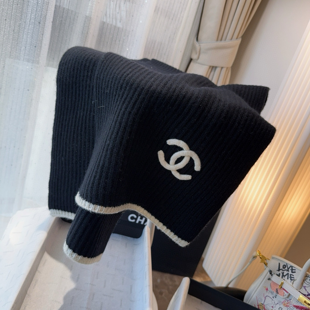 👑👑Chanel25秋冬新款刺绣针织围巾羊绒针织长巾‼️美翻了[流泪]御用殿堂级极品‼️新款在售 进口纯