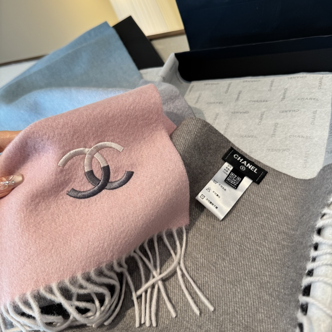 🆕 【▪Chanel · 香奈儿难得一见的温柔配色，超级迷恋❗️气质低调恬静又不失优雅❗️】重点推荐❗️