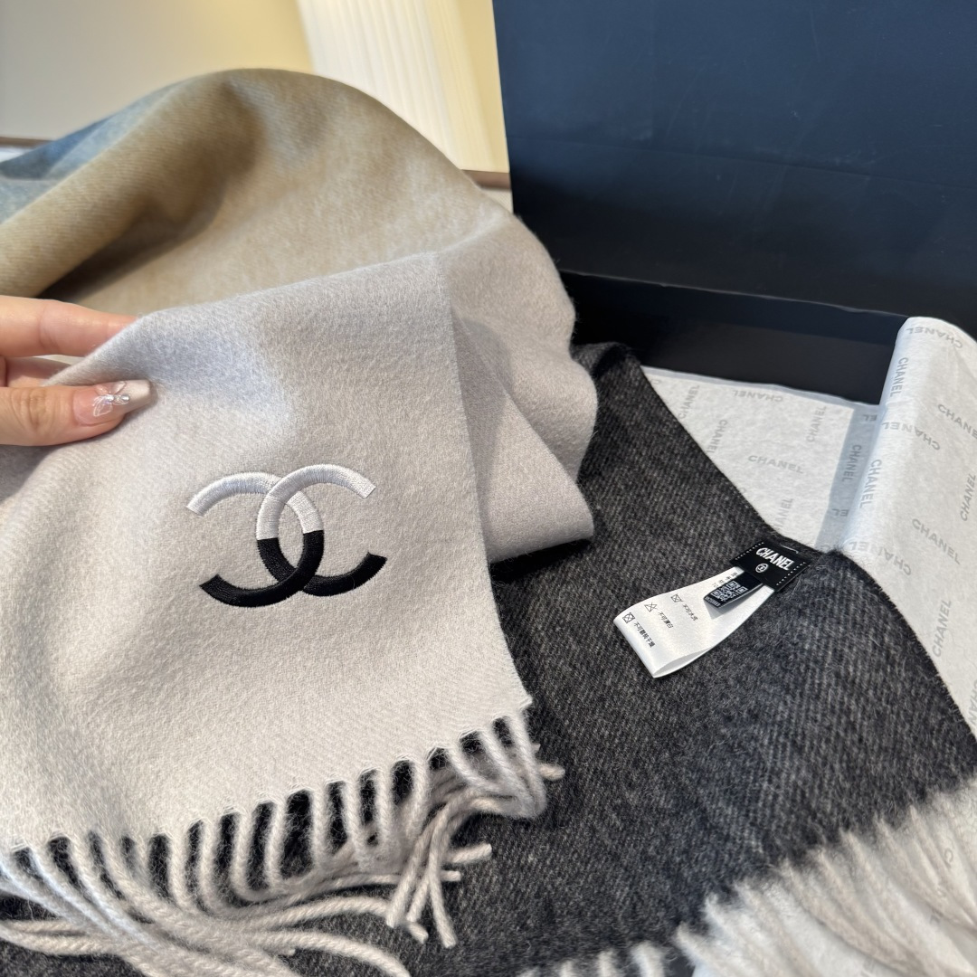 🆕 【▪Chanel · 香奈儿难得一见的温柔配色，超级迷恋❗️气质低调恬静又不失优雅❗️】重点推荐❗️