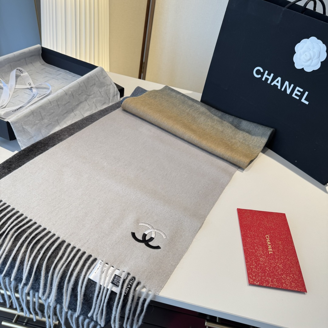 🆕 【▪Chanel · 香奈儿难得一见的温柔配色，超级迷恋❗️气质低调恬静又不失优雅❗️】重点推荐❗️