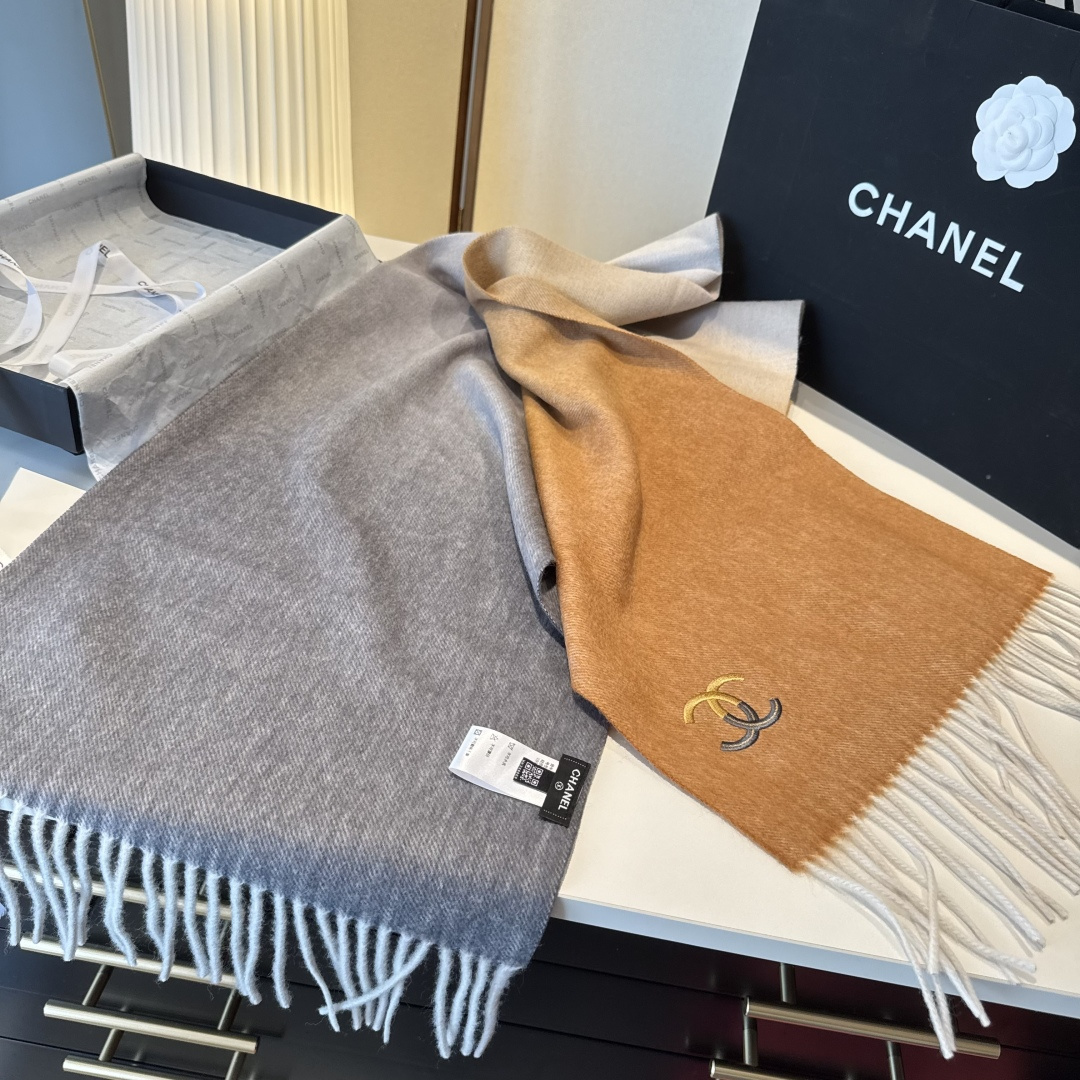 🆕 【▪Chanel · 香奈儿难得一见的温柔配色，超级迷恋❗️气质低调恬静又不失优雅❗️】重点推荐❗️