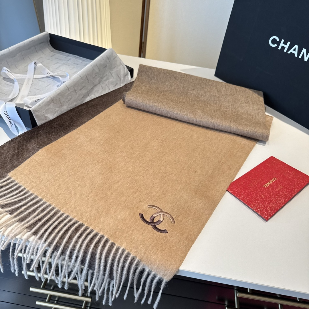 🆕 【▪Chanel · 香奈儿难得一见的温柔配色，超级迷恋❗️气质低调恬静又不失优雅❗️】重点推荐❗️