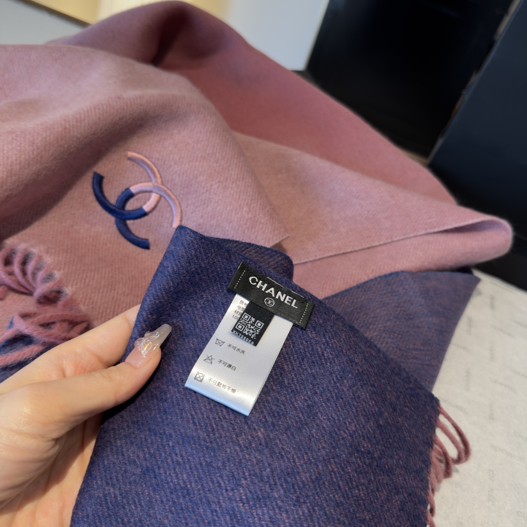 🆕 【▪Chanel · 香奈儿难得一见的温柔配色，超级迷恋❗️气质低调恬静又不失优雅❗️】重点推荐❗️