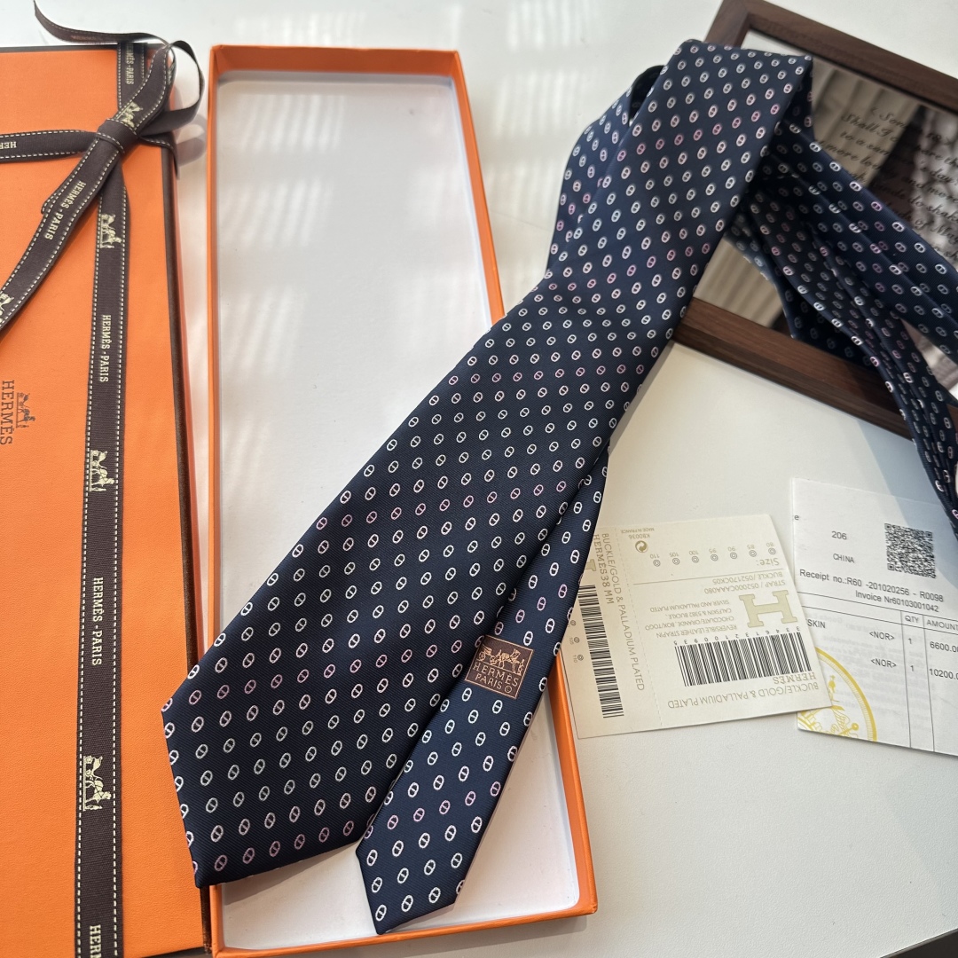 特价特 爱马仕男士新款领带系列👔👔，稀有H家每年都有一千条不同印花的领带面世，从最初的多以几何图案表现骑