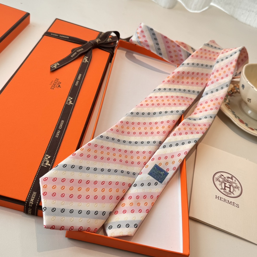 特价特 爱马仕男士新款领带系列👔👔，稀有H家每年都有一千条不同印花的领带面世，从最初的多以几何图案表现骑