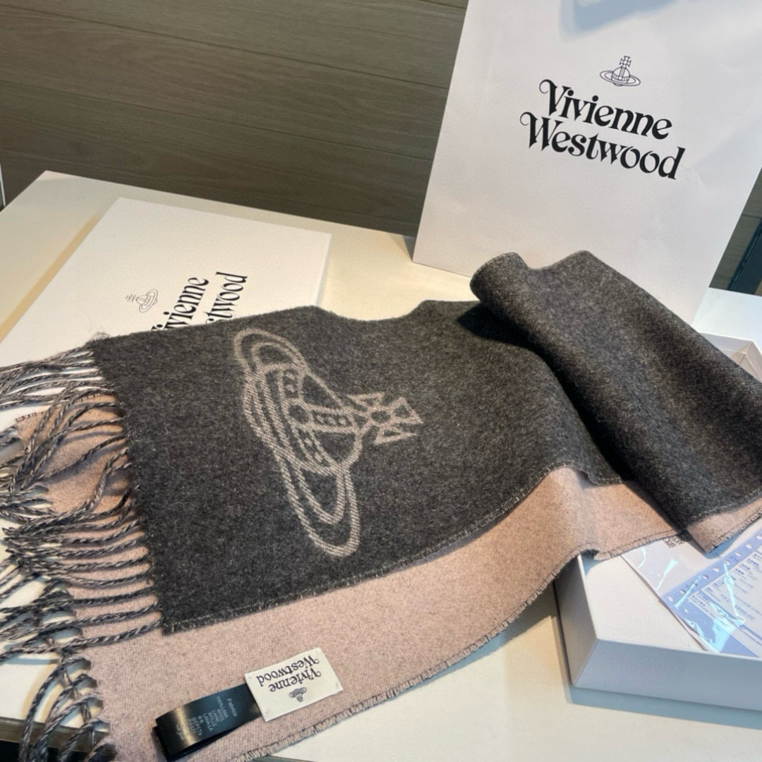 ✨✨英国朋克教母“西太后Vivienne Westwood”最爱的土星❗❗从精神上，Vivenne We