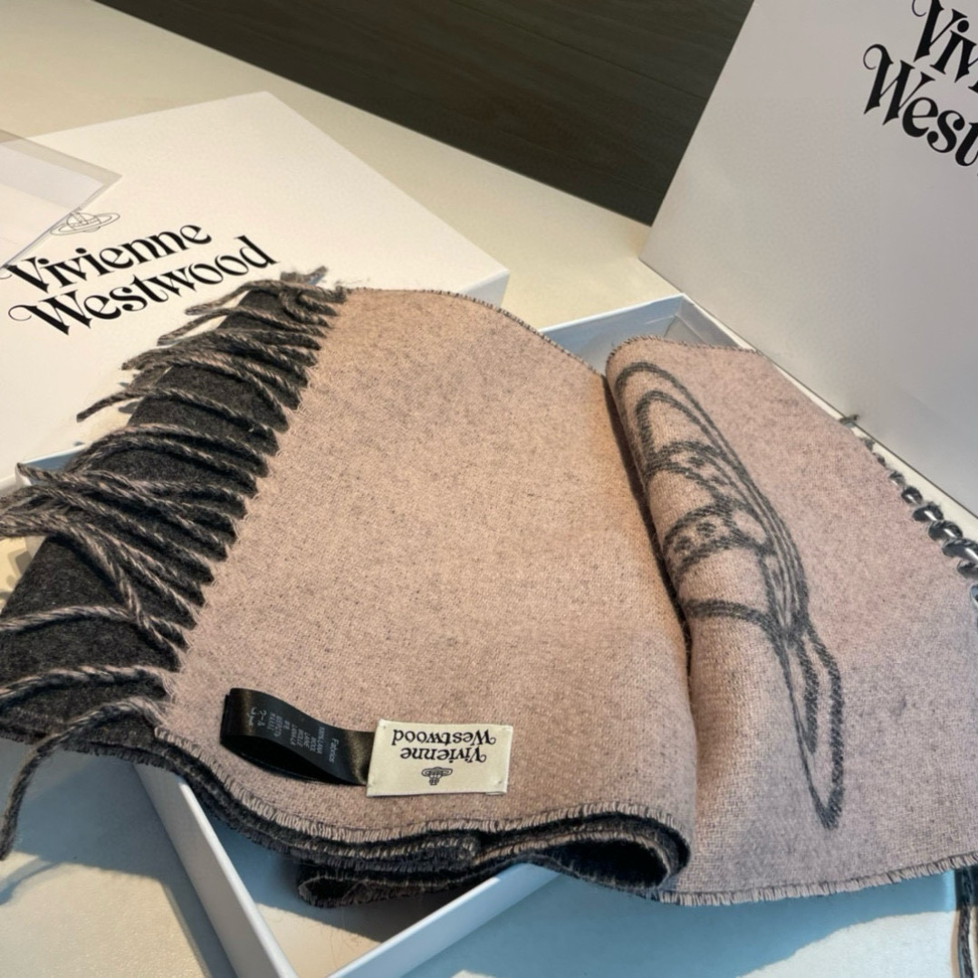 ✨✨英国朋克教母“西太后Vivienne Westwood”最爱的土星❗❗从精神上，Vivenne We