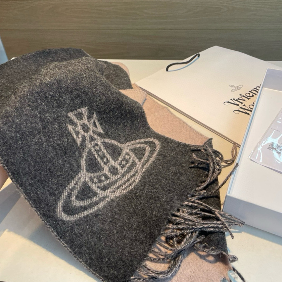 ✨✨英国朋克教母“西太后Vivienne Westwood”最爱的土星❗❗从精神上，Vivenne We