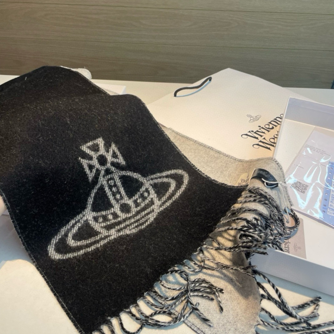 ✨✨英国朋克教母“西太后Vivienne Westwood”最爱的土星❗❗从精神上，Vivenne We