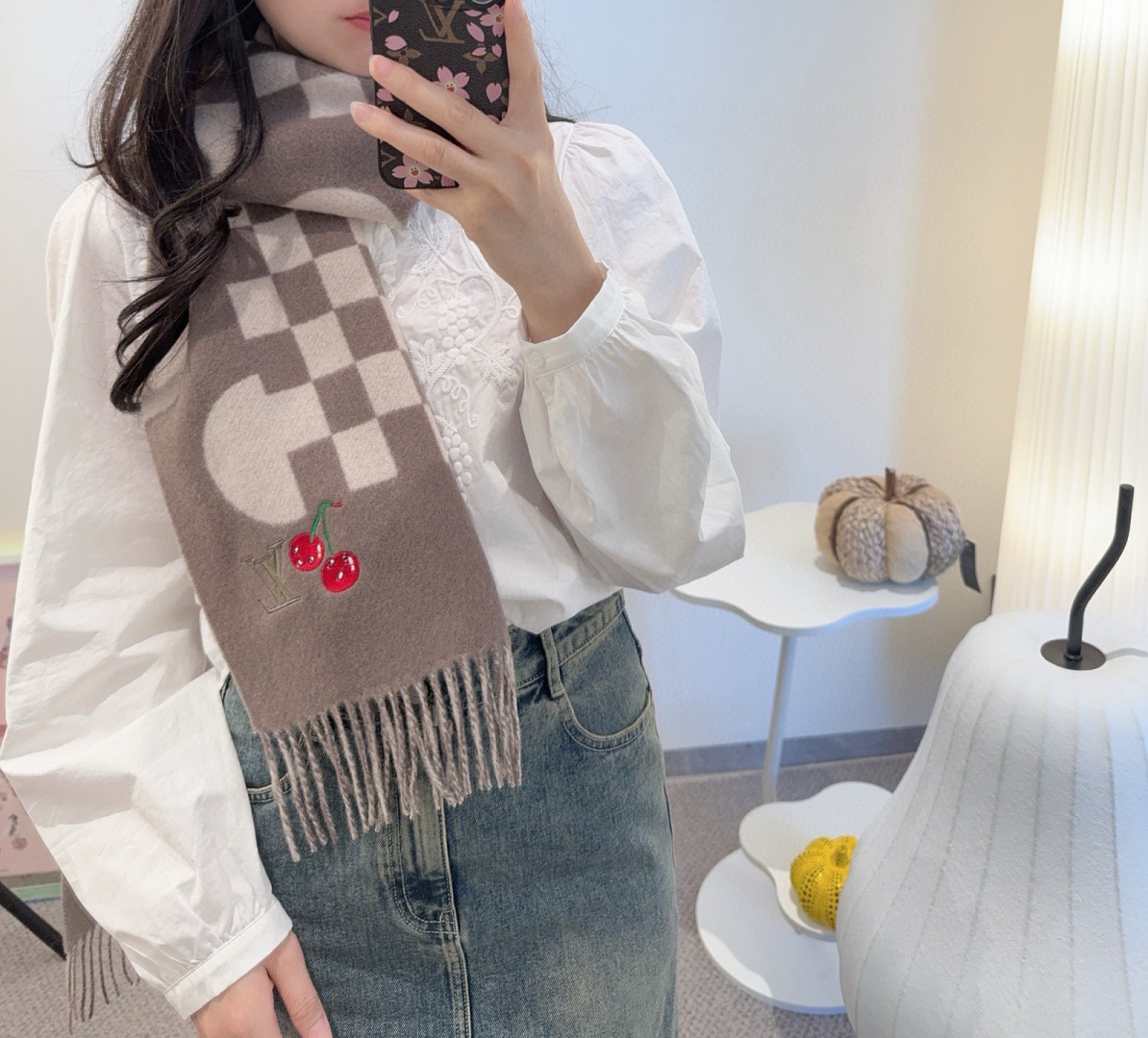 樱桃围巾❗️好看的要疯掉了，太有型太有魅力了❗️❗️非常斯文时尚的秋冬单品！真的很喜欢，非常Classi