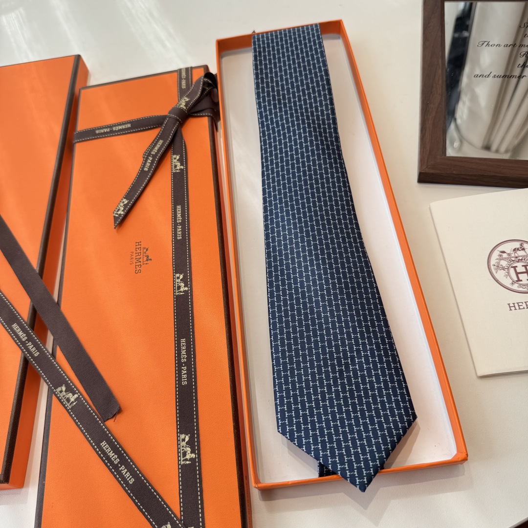 特价特 爱马仕男士新款领带系列👔👔，稀有H家每年都有一千条不同印花的领带面世，从最初的多以几何图案表现骑