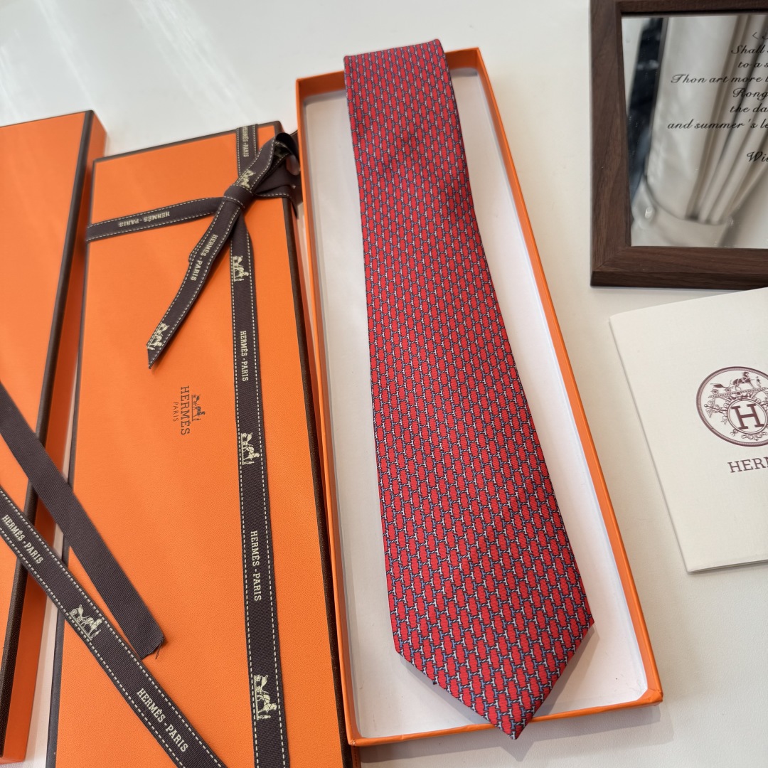 特价特 爱马仕男士新款领带系列👔👔，稀有H家每年都有一千条不同印花的领带面世，从最初的多以几何图案表现骑