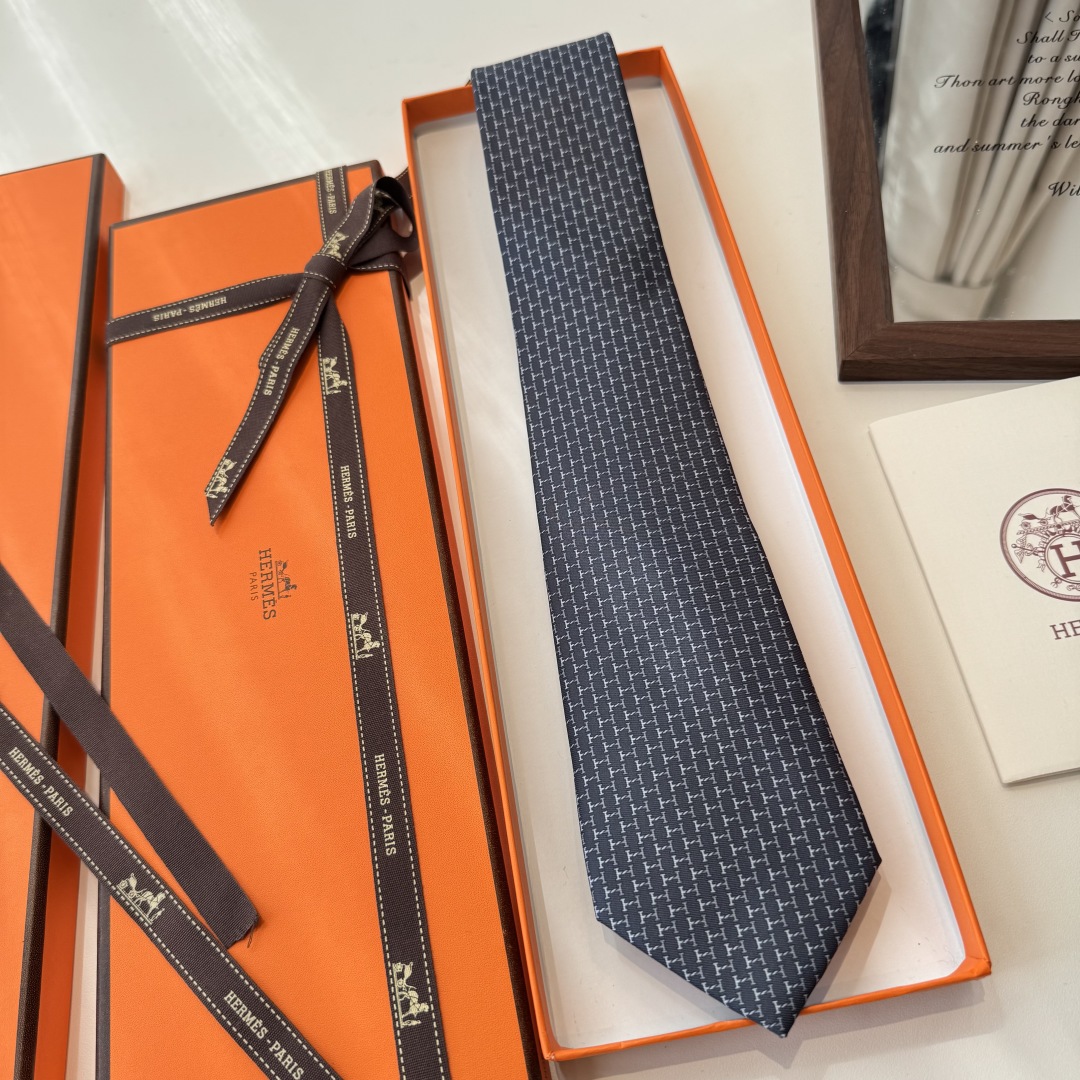 特价特 爱马仕男士新款领带系列👔👔，稀有H家每年都有一千条不同印花的领带面世，从最初的多以几何图案表现骑