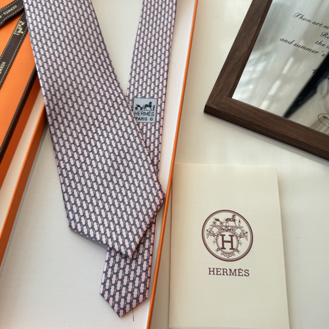 特价特 爱马仕男士新款领带系列👔👔，稀有H家每年都有一千条不同印花的领带面世，从最初的多以几何图案表现骑