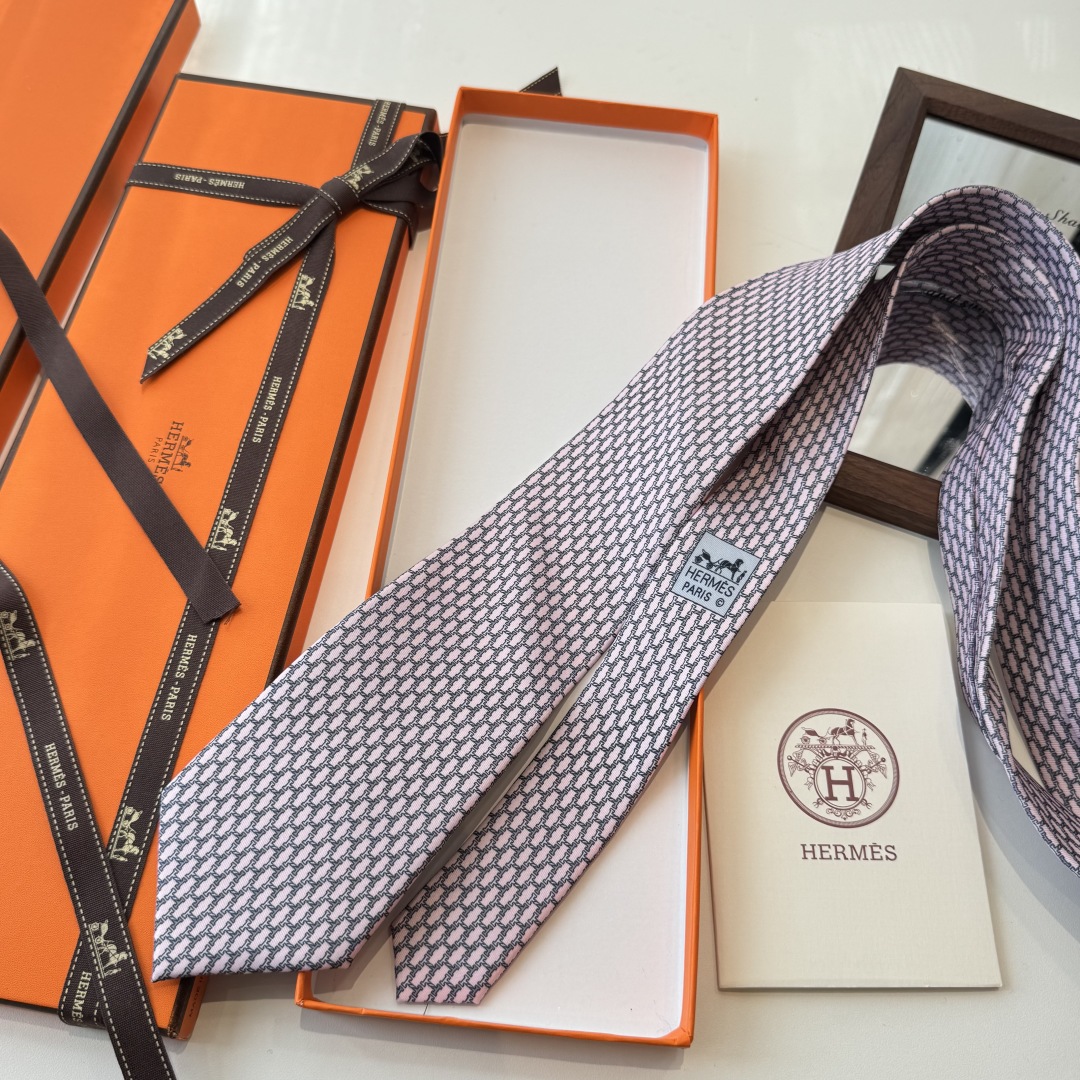 特价特 爱马仕男士新款领带系列👔👔，稀有H家每年都有一千条不同印花的领带面世，从最初的多以几何图案表现骑
